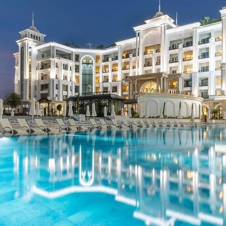 Merit Royal Diamond Hotel & Spa Karavas  Buitenkant foto