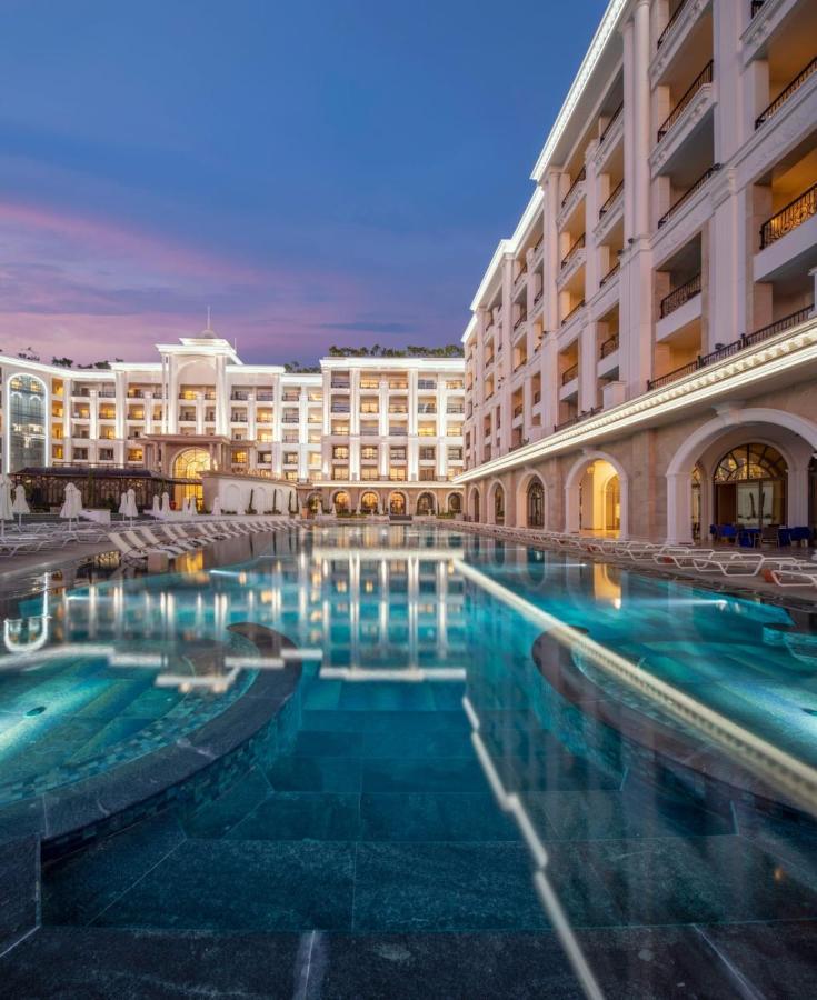 Merit Royal Diamond Hotel & Spa Karavas  Buitenkant foto