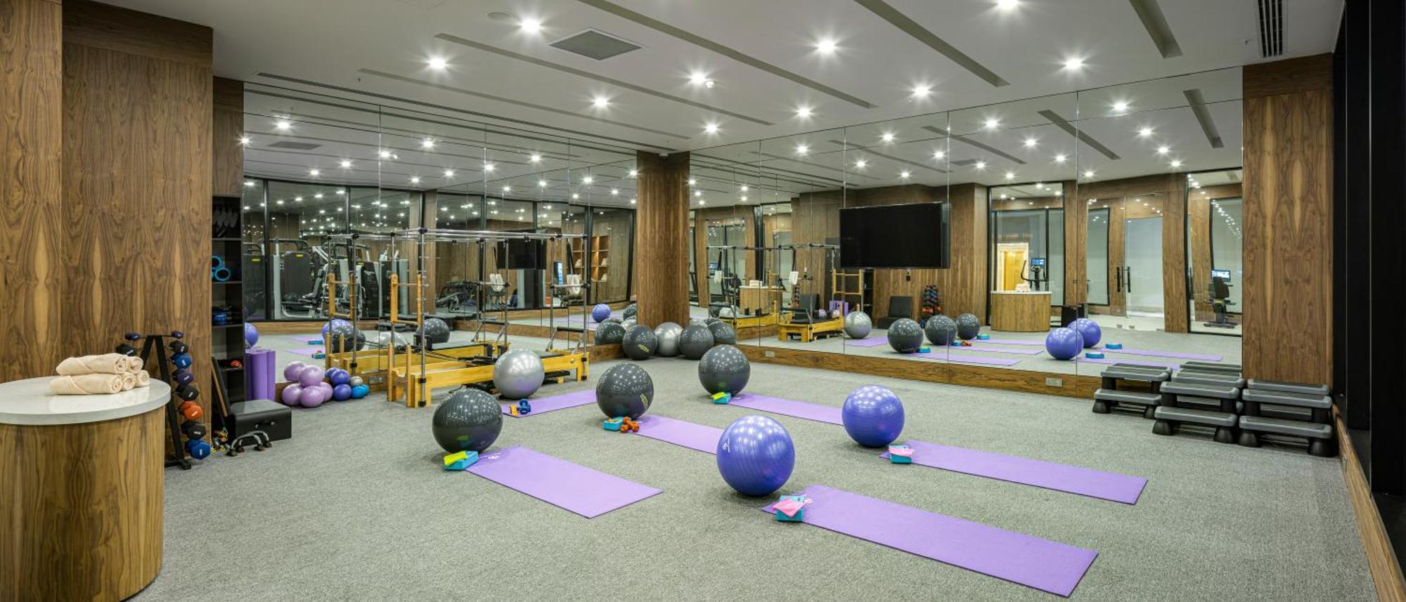 Merit Royal Diamond Hotel & Spa Karavas  Buitenkant foto