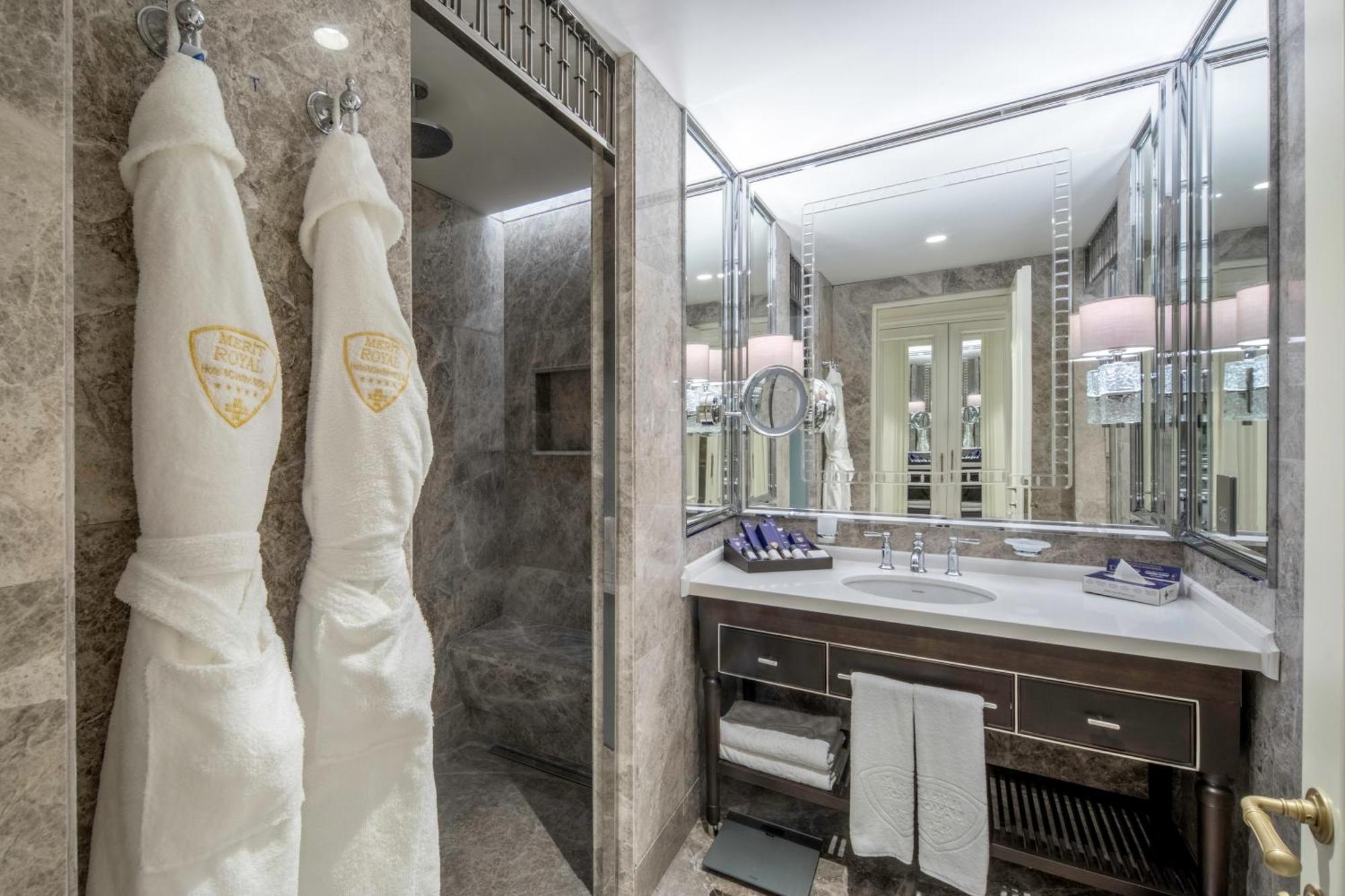 Merit Royal Diamond Hotel & Spa Karavas  Buitenkant foto